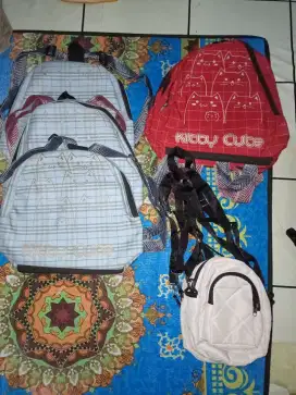 Tas dan Dompet Berbagai Ukuran