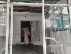 Disewa/dijual rumah 1,5 lantai sudah renov di Fluora - Talaga Bestari