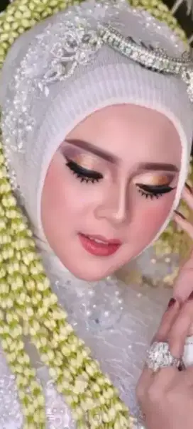 Naura make up rias pengantin