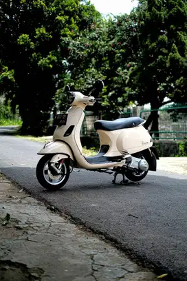 PIAGGIO VESPA MATIC LX 150 2VIE INJECTION 2012 MURAH BERGARANSI