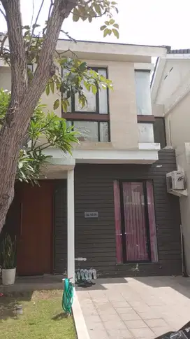 Dijual Rumah Northwest Lake