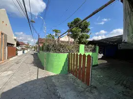 BU! Rumah induk & kost di Banyuraden jl  Godean dekat STPN & Malioboro