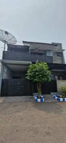 Rumah lantai 2 dijual