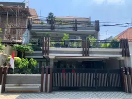 Dijual rumah 3lantai semi furnished di Gading Griya Lestari