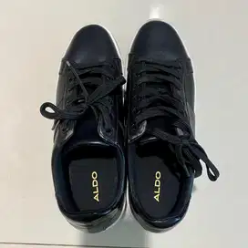 Sepatu hitam ALDO