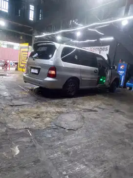 Kia Carnival 2001 Bensin