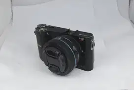 Kamera Mirrorless Samsung NX200 Hitam Wifi 20.2MP Full HD