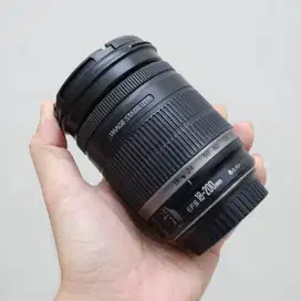 Canon EF-S 18-200mm IS