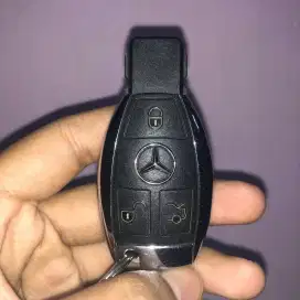 KUNCI MERCEDES BENZ C200