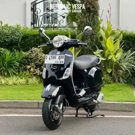 Vespa LX 125 IGET 3V TH 2018 WARNA HITAM