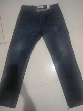 Celana Levis panjang slim