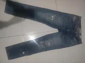 Celana Levis panjang merk Zara