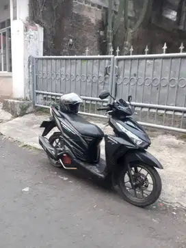 Di jual Vario 150cc tahun 2015 surat surat lengkap pajak semua jalan