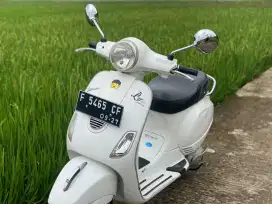 Vespa Matic LX Putih