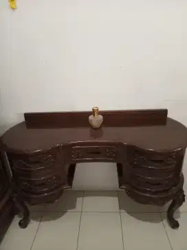Meja rias tanpa kursi