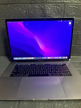 Laptop / Macbook Pro 2017 core I 7 ram 16 SSD 1 TB