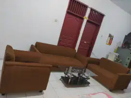 Kursi / sofa ruang tamu