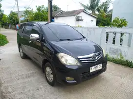 Toyota Kijang Innova 2010 Bensin