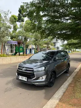 Toyota Kijang Innova Venturer 2020 Bensin