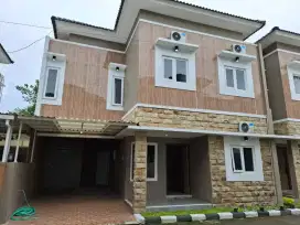 Rumah cantik bersih SHM furnish, rapi strategis