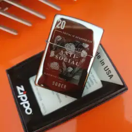 Korek Zippo Anti Social Sober Black Ice