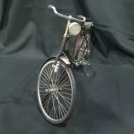Miniatur Sepeda Ontel Antik