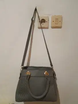 Tas impor no brand