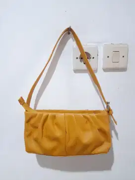 Shoulder bag (tas bahu)