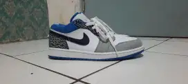 AJ LOW SE ELEPHANT TRUE BLUE