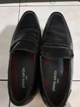 Sepatu Pierre Cardin no 41