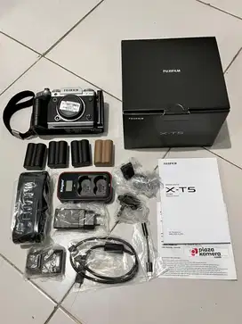 Fujifilm X-T5 Body only lengkap banyak bonus