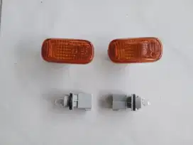 Lampu sein fender orange Freed, brio