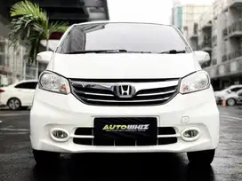 READY! HONDA FREED 1.5 E AT / PSD DOUBLE BLOWER 2013