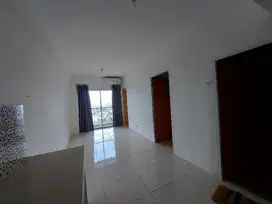 Disewakan 2BR kosongan +2 AC apartemen puncak bukit golf surabaya