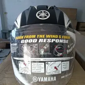 Helm yamaha original asesoris