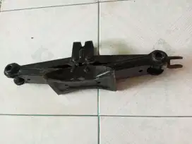 Dongkrak mobil sekend