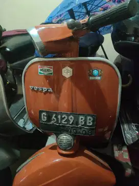 Vespa super red English plat G istimewa