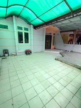 DI JUAL CEPAT RUMAH VILLA KOMPLEK CEMARA HIJAU