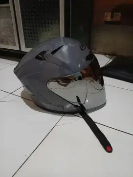 Jual helm seadanya pakaian binian jarang di pakai