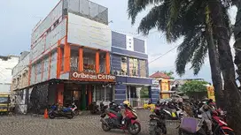 Ruko sakura regency , hadap jl raya