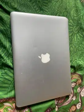 Macbook pro 2012 core i5 ram 4 hdd 500