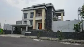 DISEWA RUMAH CANTIK TAMAN CIPTO