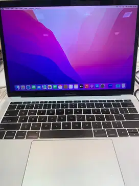 macbook pro 2016 8/256 13 inch