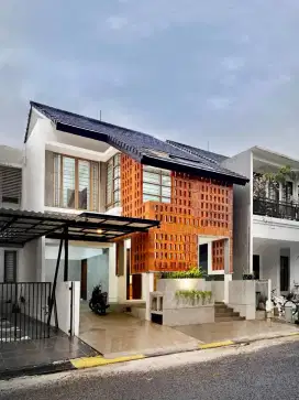Rumah cantik rapi Emerald Bintaro Jaya sektor 9 siap huni murah