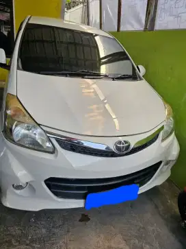 Avanza Velloz putih