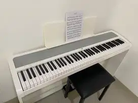 Piano digital beli baru dipakai 1 tahun