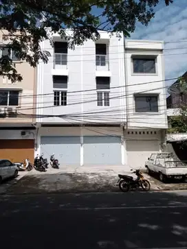 DIJUAL RUKO LOKASI STRATEGIS JALAN VETERAN SELATAN TENGAH KOTA