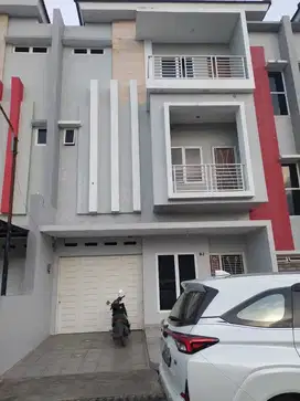 DIJUAL RUMAH MEWAH DALAM KOTA JALAN TONDONGKURA DEKAT VETERAN UTARA