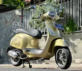 Vespa primavera 75th anniversary 2021