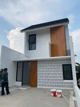 Dijual rumah 2 lantai cluster di Cikoneng Bojongsoang dkt Buahbatu